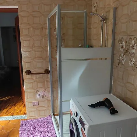Oleggio Apartment *