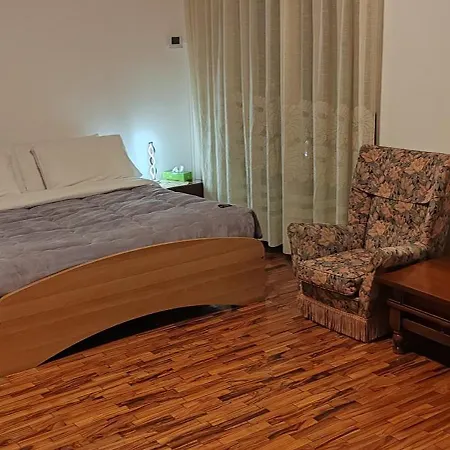 Oleggio Apartment דירה