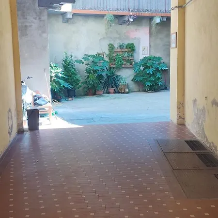 Oleggio Apartment *