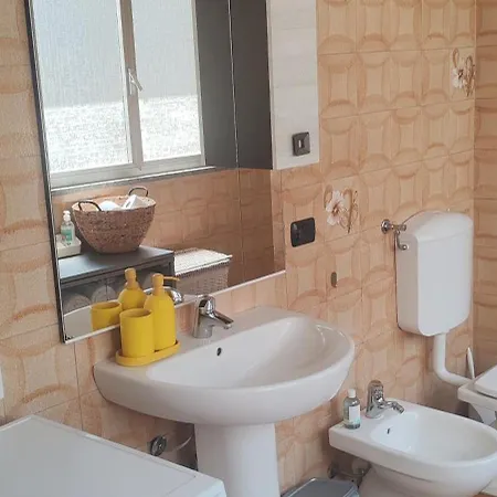 Oleggio Apartment
