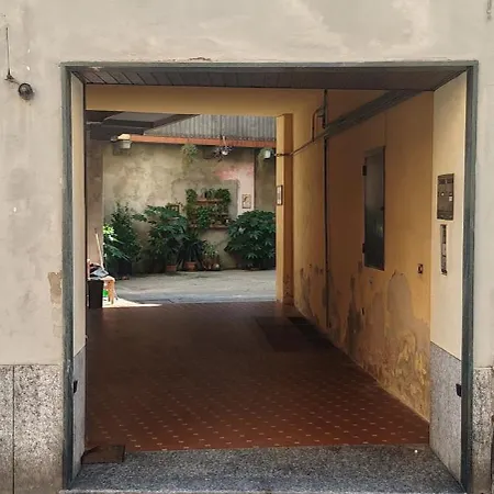 Oleggio Apartment