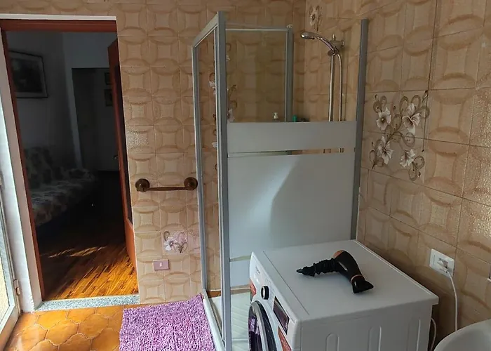 Oleggio Apartment *