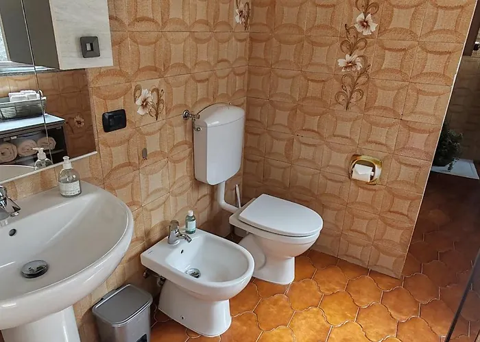 アパート Oleggio Apartment オレッジョ