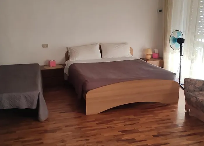 Oleggio Apartment דירה *